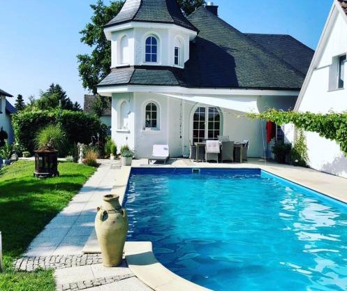 B OUR GUEST at NEW FLAT NEARBY DRESDEN !POOL!