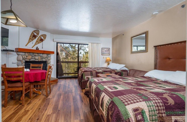 (B109) Studio Condominiums