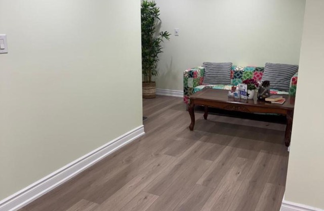 B2 Cozy room by Mendy