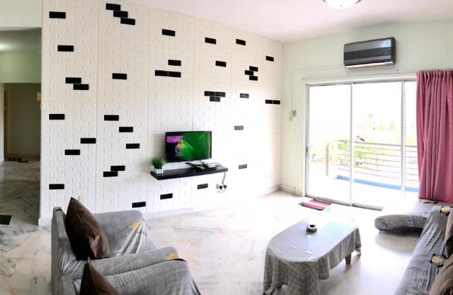 B6 Straits View Private Apartment