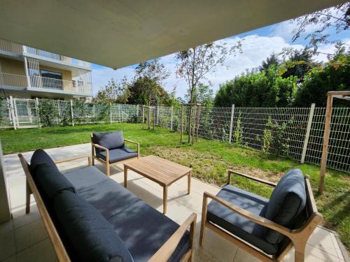 BA Apartment with free garage parking and garden