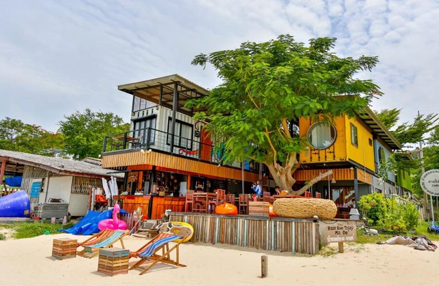 Baan Rom Talay Made'