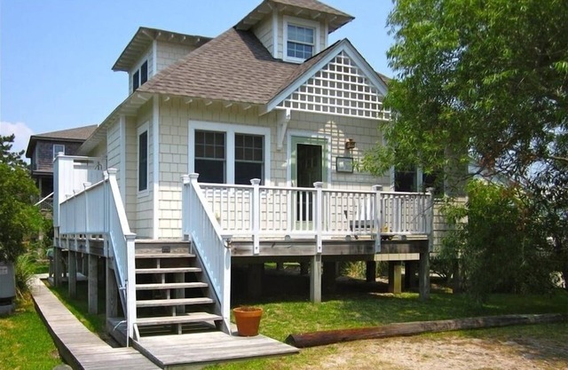 Baby Duck Cottage- A Storybook Island Bungalow Steps from the Lighthouse-3BR/2BA