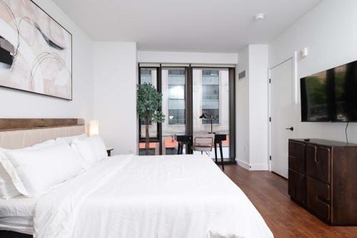 Back-Bay Upscale Central Condo Rooftop & Parking