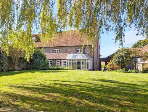 Badger Cottage, Near Goodwood