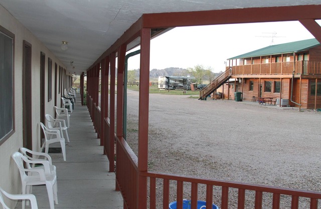 Badlands Hotel and Campground