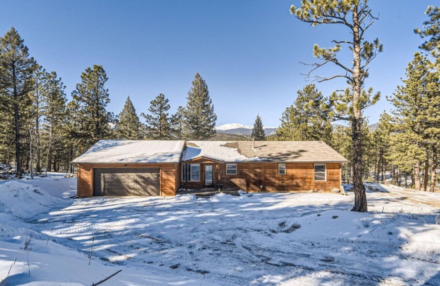 Bailey Bliss: Hot Tub, Views & Fast Wi-Fi