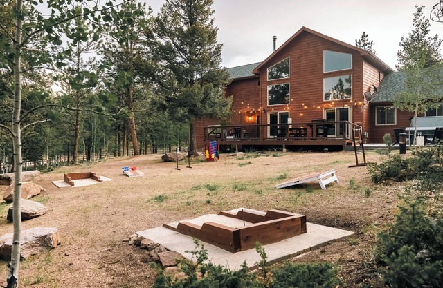 Bailey Escape - Hot Tub Game Room 4 Bed, 4 bath on 2.65 acres