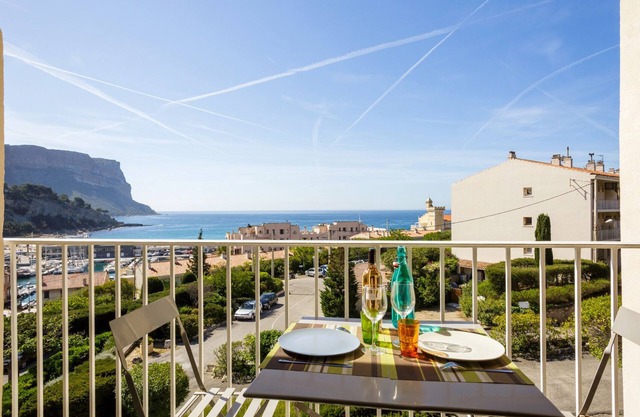 Balcony overlooking the sea Terrace with sea view
