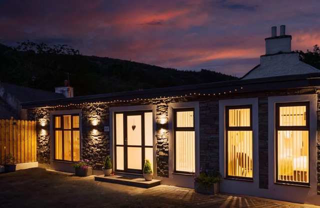 Ballachrink Lodge - a holiday cottage that sleeps 4 guests in 2 bedrooms