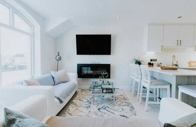 Ballycastle Beach Residence 3-Bed House + Parking