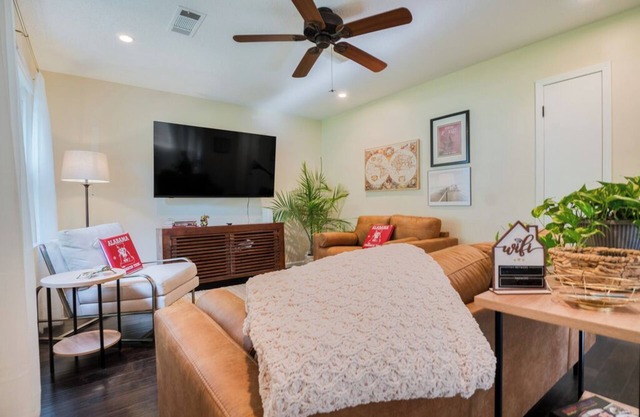 Bama Bungalow – 9 Min from UA - Cozy 3BR Home