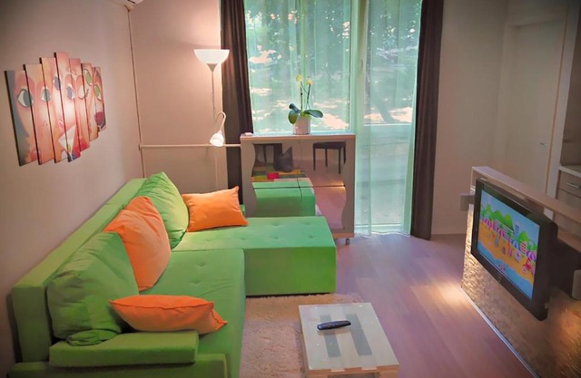Banshill Apartment