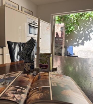 Barbera Guesthouse Hotel Apartments - Experience local life in the Old Centre