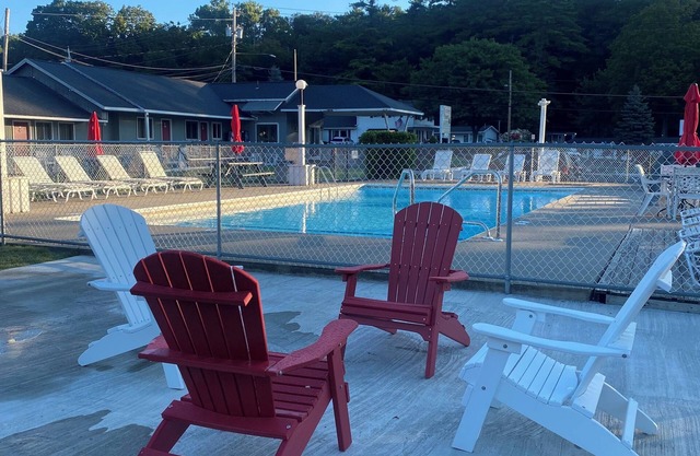 Barberry Court Motel