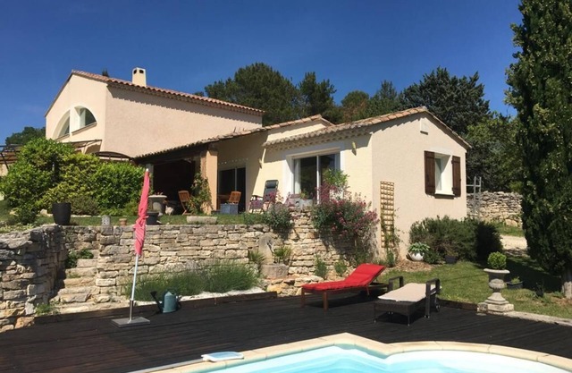 Barjac Villa Pastis - Gîte with swimming pool and view of the Cévennes mountains