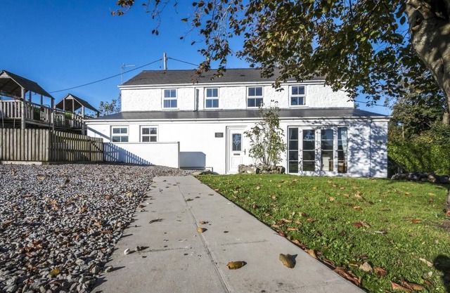 Barn Conversion - Hot Tub - Penally - Tenby