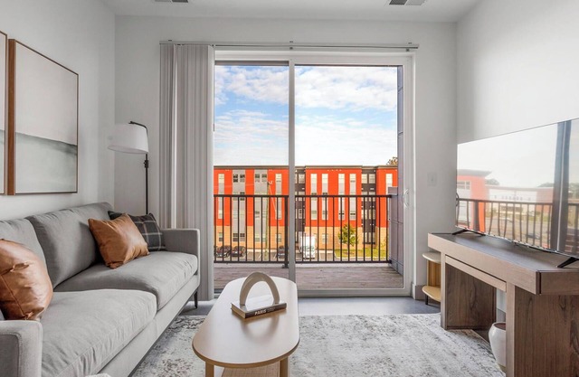 Barsala l Spacious 2BD with fitness center & sparkling pool