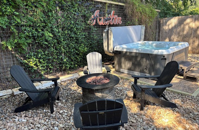 Barton Hills Home + Hot Tub - Magdalena 2!
