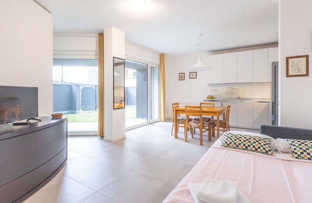 Bassani Garden - One Bedroom Apartment, Sleeps 4