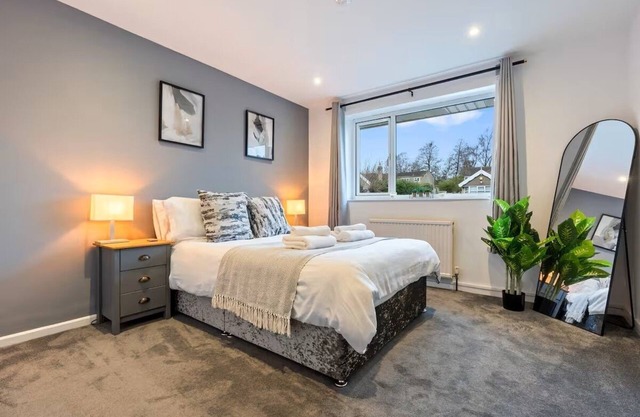 Bath Hideaway | 2BR + Hot Tub