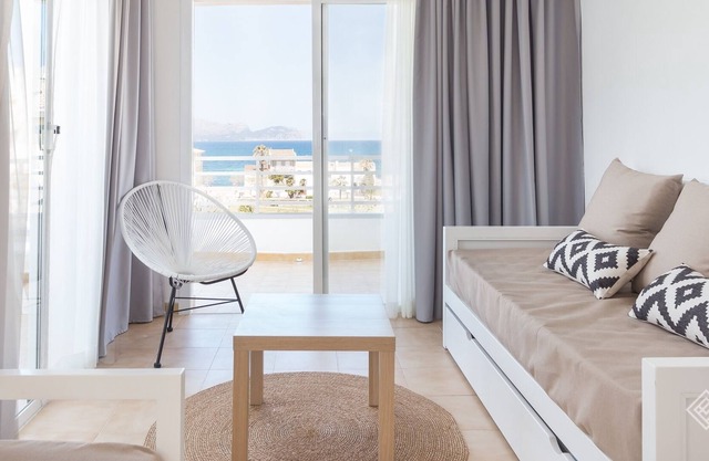 Baulo Mar Apartments. Located in Can Picafort to 300 m from the beach