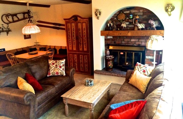 Bavarian-Style Mountain Getaway 2BR/2BA Steps to Vail Village