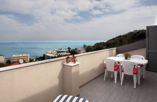 bay apartments, with sea view, in a panoramic and relaxing position