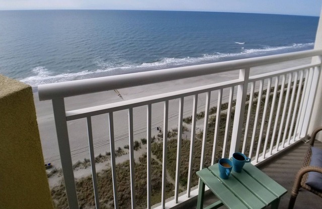 BAY WATCH RESORT N. Myrtle OCEANFRONT BALCONY 1 Bdrm sleeps 6. Reno 2021