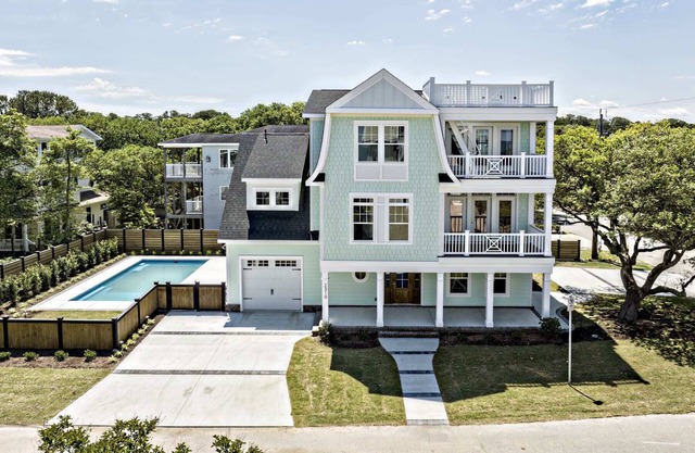 Bayberry House Luxury, Modern, Steps to the Beach