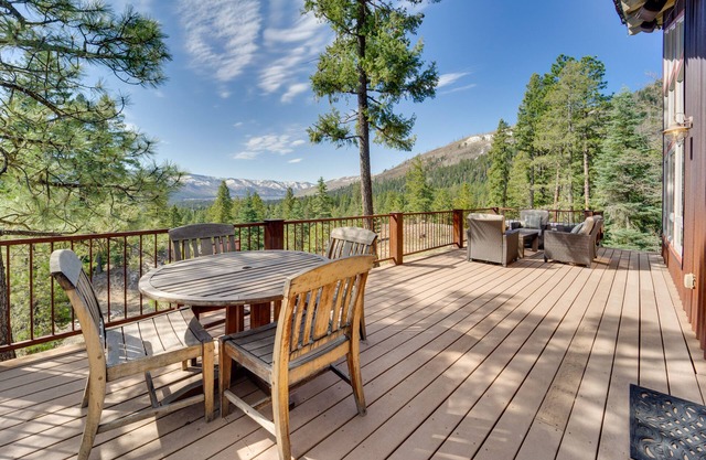 Bayfield Cabin w/Hot Tub & Striking Mountain View