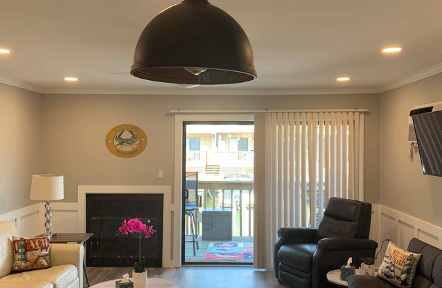 Bayside Canal condo in Mid-Town Ocean City, MDnPets Welcome, No pet fee!