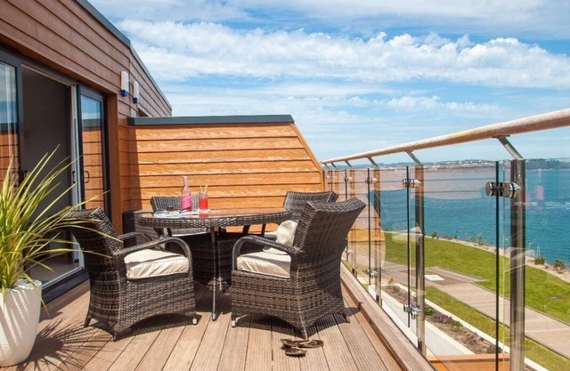 BAYVIEW, family friendly, country holiday cottage in Brixham