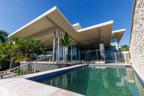 Bayview Paradise with Private Pool-Marina Deck