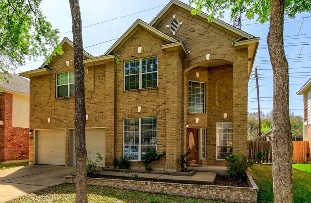 BBQ Backyard Patio Spacious 5 BD 2.5BA
