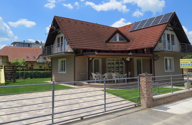 Beach Ap.2 - One Bedroom Apartment, Sleeps 4