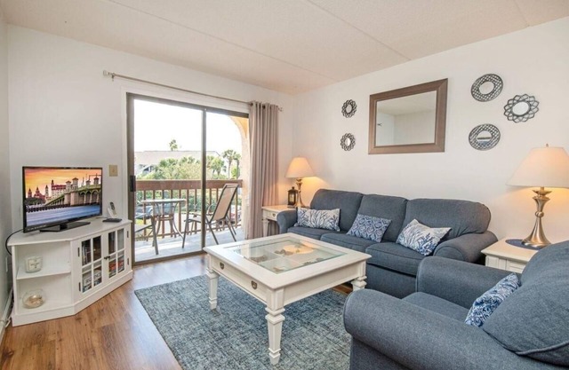 Beach Dreaming ~ FREE Activities Included~Oceanside~Resort Amenities by RedAwning