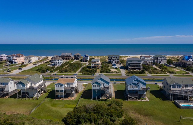 Beach Dugout: Semi-Oceanfront, Shared Pool