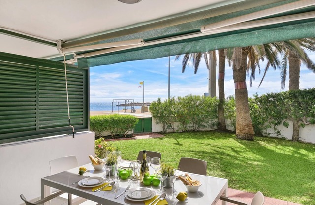 Beachfront Las Burras MRA 02 by VillaGranCanaria