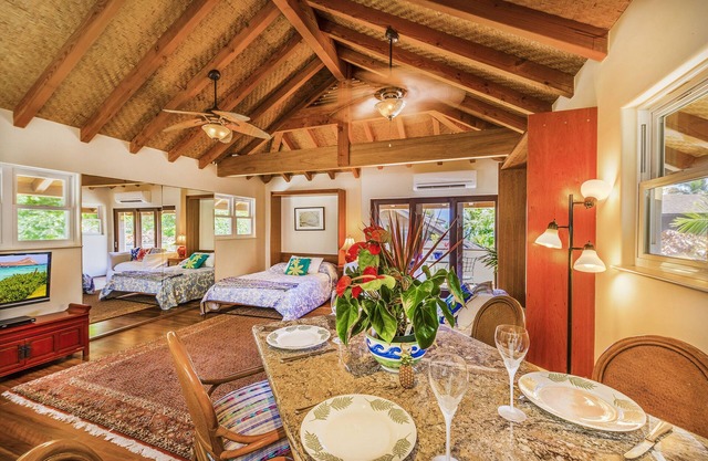 Beach estate Studio & private access to the beach/Air conditioned/Parking/Gated