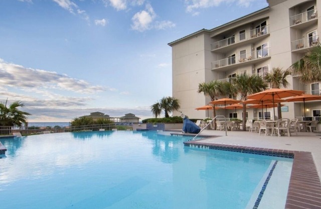 Beach front Beauty!! Resort Condo