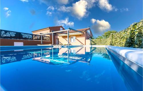 Beach Front Home In Vir