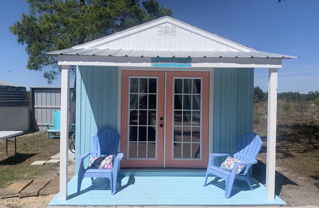Beach Guest House Cottage Pier Park, Frank Brown Park, & 30a, private driveway
