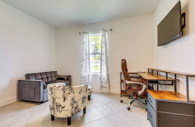 Beach-Hop & Golf! Port St Lucie Apt w/ Shared Yard