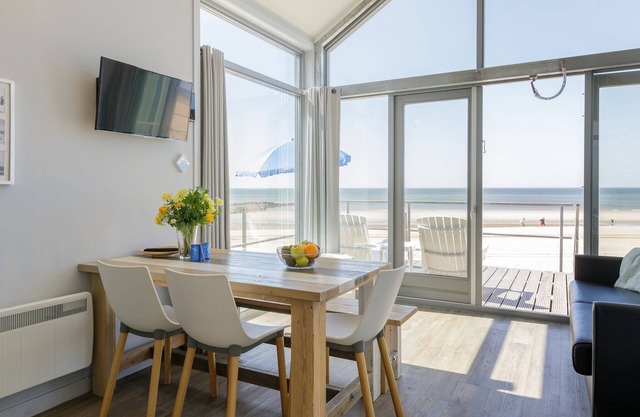 Beach House in Julianadorp with Sea Views