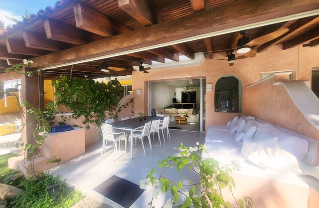 Beach House in Ixtapa - Playa Iguana Residential