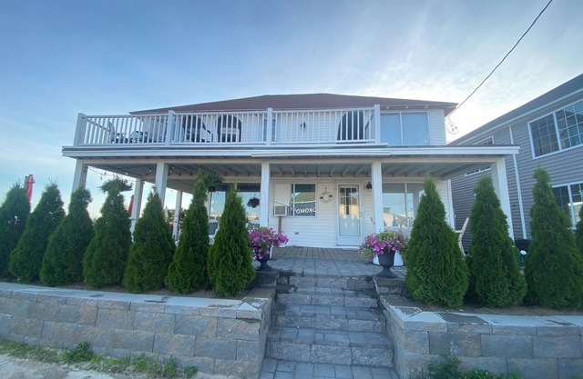 Beach House steps from the ocean! Old Lyme, CT