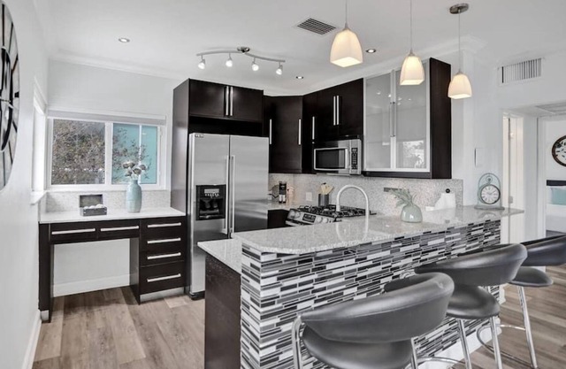 Beach Isles! 1 Bed-Full kitchen