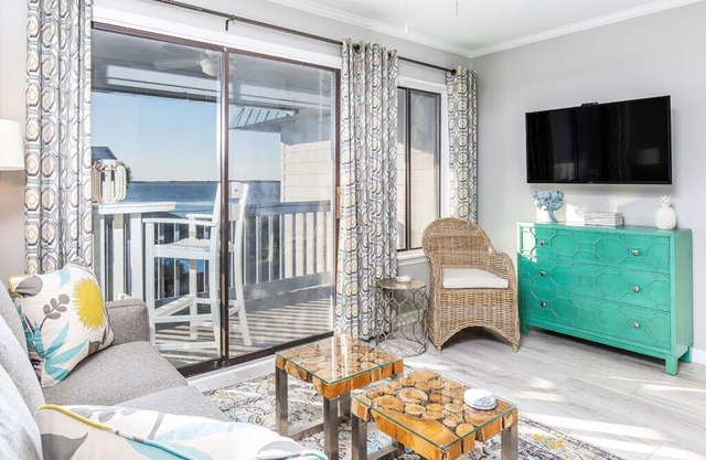Beach Racquet B302 | Stunning Views Steps to Beach