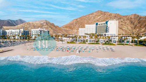 Beach Resort Address Luxury 2BR with Maid Sea View